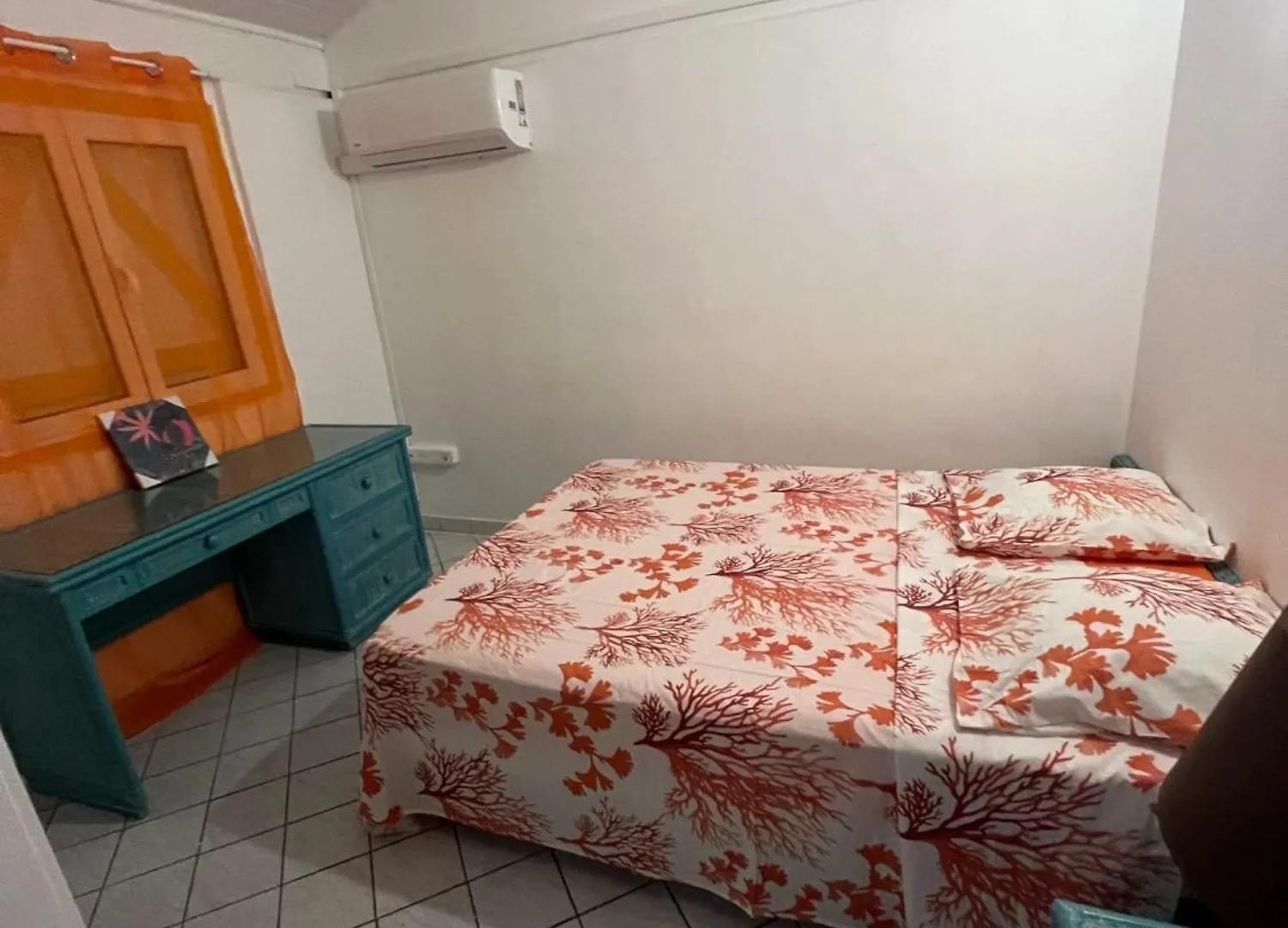 Maison De 3 Chambres A Pointe-Noire Avec Jardin 0*,